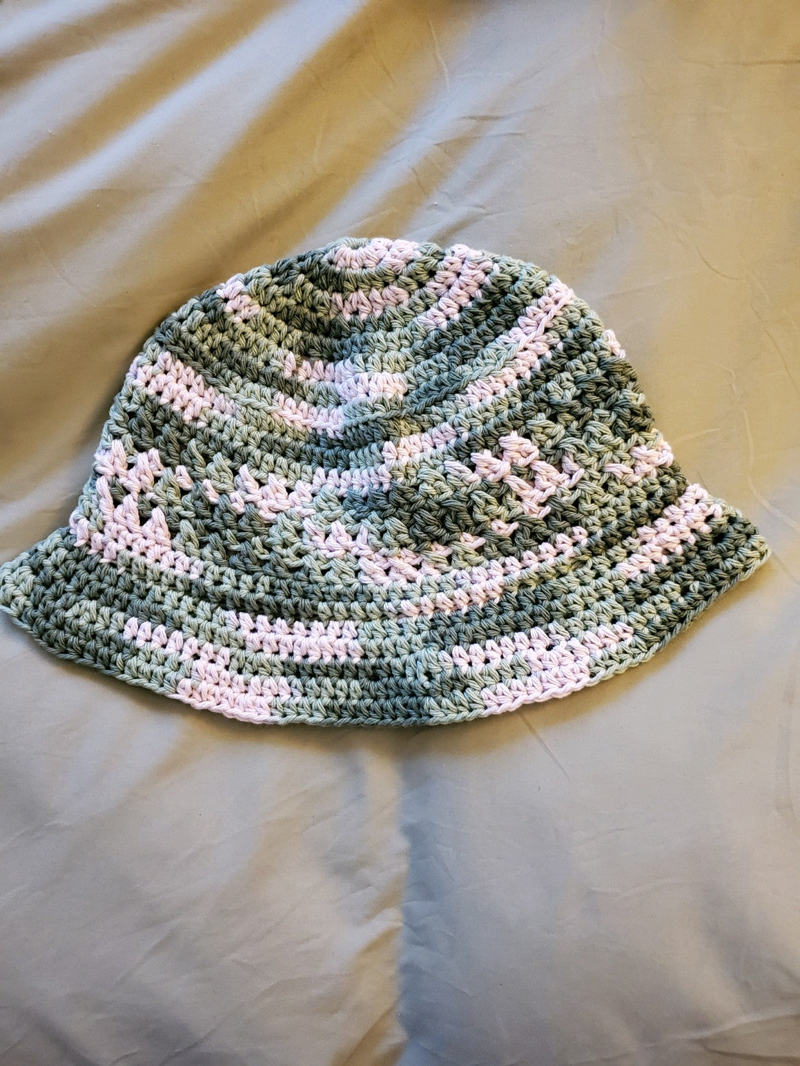 Adult bucket hat